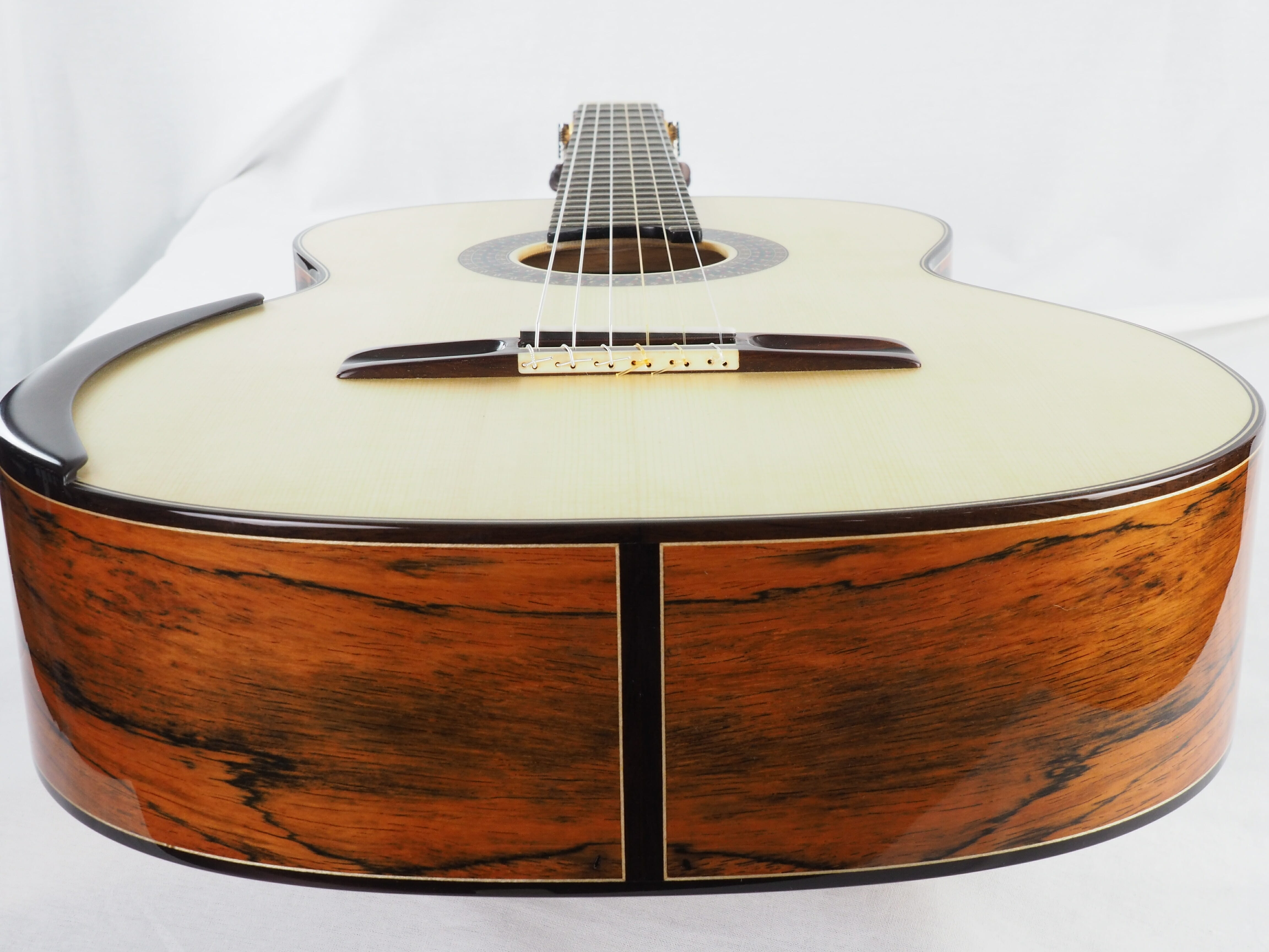 Gitarrebauer Jesse Moore Meistergitarre